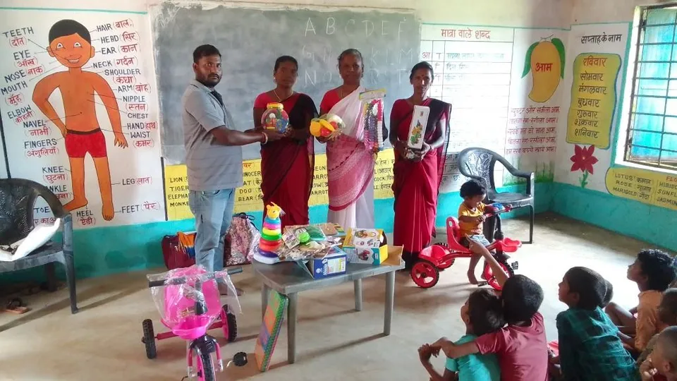 Educational toys and learning materials distributed to children at a school in Bihar — Disha Vihar - slide 1